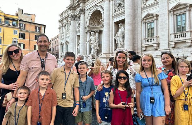 Small Group Rome Night Tour for Kids & Families w Gelato Pizza & Must-see Sites