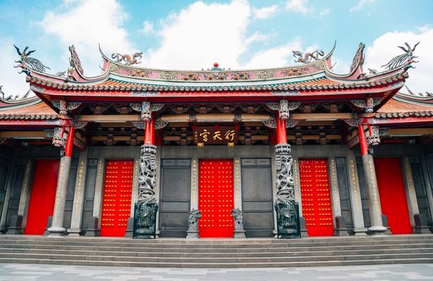 2-Hour Vegetarian Private Walking Tour - Xingtian Temple