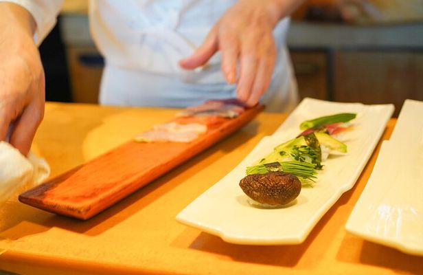 Modern Vegan Night Foodie Tour in Tokyo