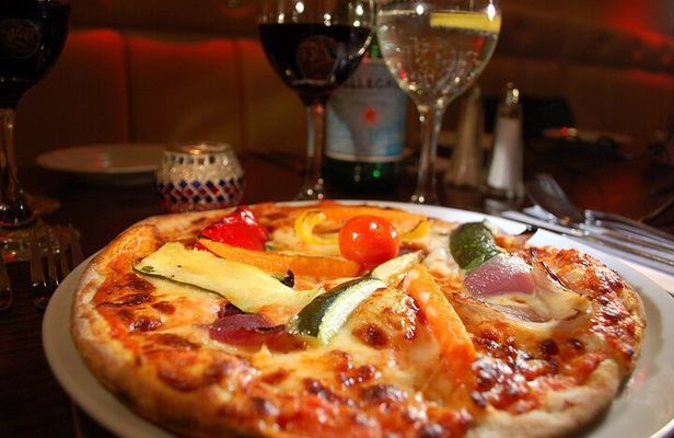 Taormina: Private/Guided Godfather with Authentic Pizza Tasting 