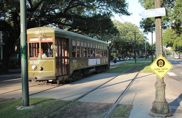 Historic Garden District Walking Tour