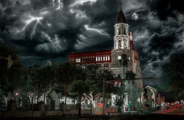 Old City Ghosts: Phantom Pirates & Poltergeists Tour