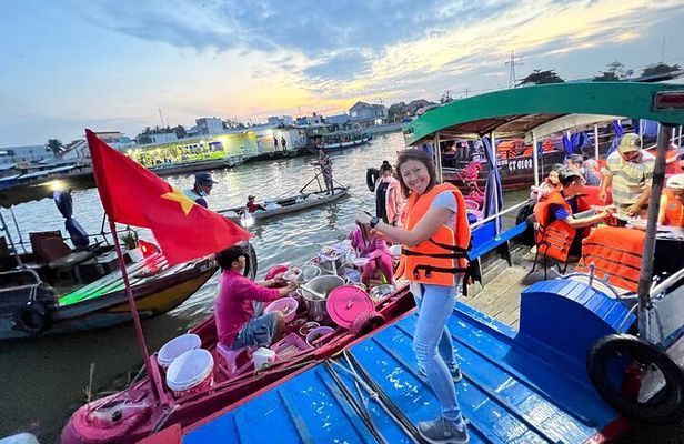 Explore Cai Rang Floating Market - 2 Days 1 Night Mekong Delta