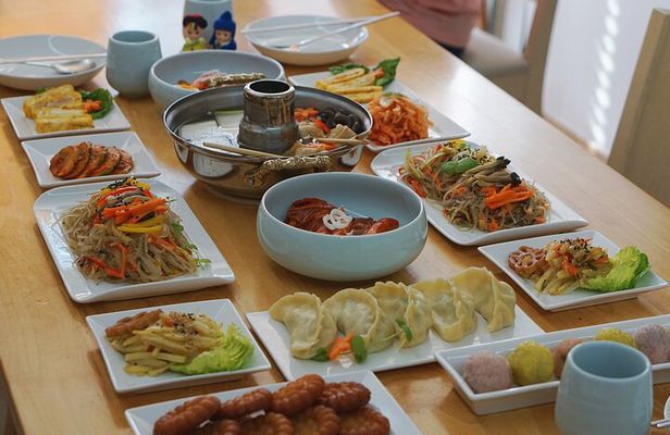 K-food cooking Japchae Mandu Tteokbokki & Fishcake