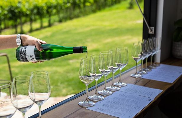 Barossa Small Group Wine Tours with Wine Tasting and Lunch