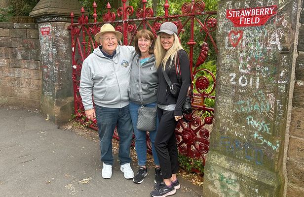 4 Hour Private Beatles Tour in Liverpool