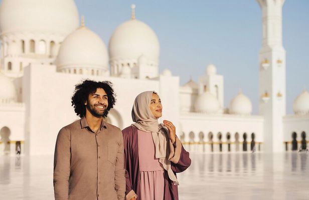 Private Abu Dhabi sightseeing Tour by luxury minivan 6X person