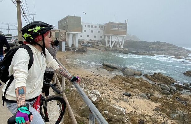 Bicycle ride along the coastal edge of Viña del Mar