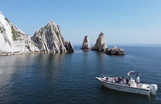 Boat tour all along Conero Riviera