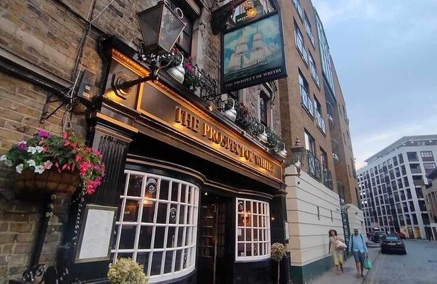 London Small Group Tour: The Pirate Pubs of Old London Half-Day