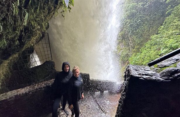 From Quito: Baños Tour - Entrances and Lunch included