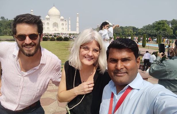 Same Day Taj Mahal Tour by Gatiman Express Train