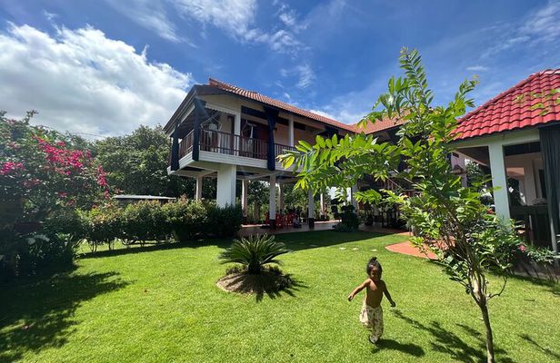 Phnom Penh's experience: cooking class and stay over