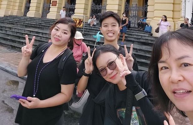 Ha Noi Sightseeing Motorbike Tour with Female Tour Guide
