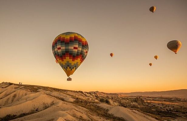 Hot Air Balloon Dubai Sunrise Experience with Breakfast Optional