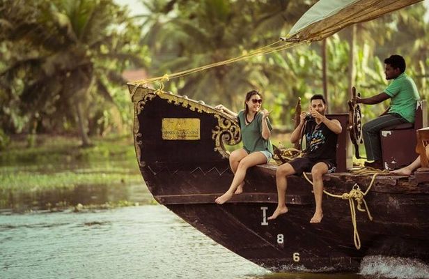 Seira Travels - Kerala Tour Taxi Package