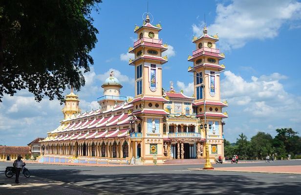 Tay Ninh Holy See - Cable Car & Cu Chi Tunnels | Small Group Tour