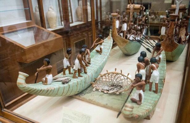 Grand Egypt Museum(GEM) private tour Giza Pyramids Sphinx &lunch