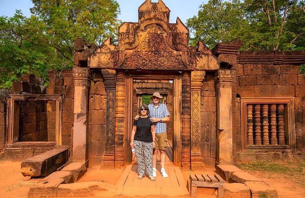 Angkor Wat Private Tour With Sunrise And Banteay Srei temple