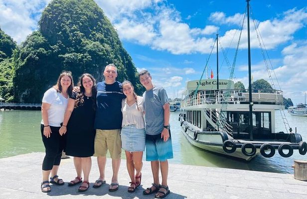 Light Cruise - Best Halong Bay Day Tour with Small Group on Boat
