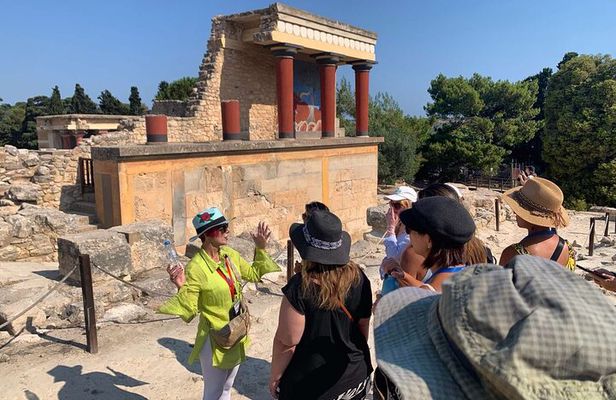 KNOSSOS PALACE private tour ( with Transfer from Heraklion Prefecture )