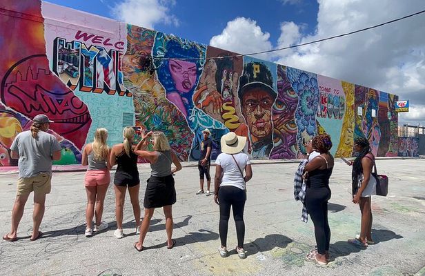 Private Miami City Tour–Discover Miami like a VIP (14pax)