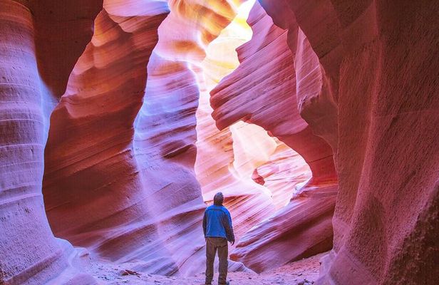 Antelope Canyon Horseshoe Bend Small Group Tour from Las Vegas