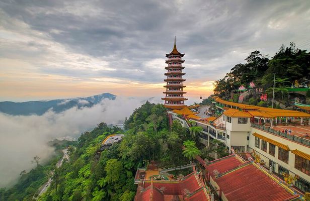 Genting Highlands Day Trip with Batu Caves and Cable Car Ticket