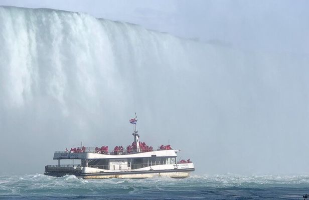Niagara Falls Canada: Helicopter + Boat + Lunch & more US Pick-up