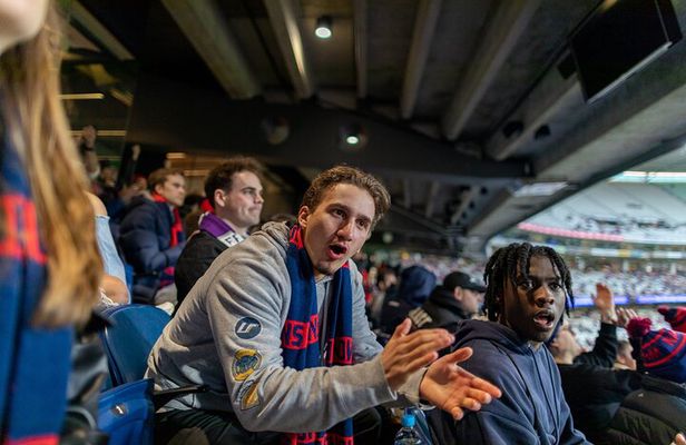 Australian Aussie Rules Football - See It Live with a Local Host