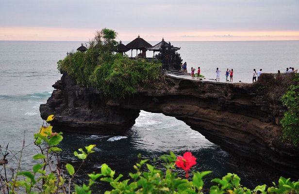 Tanah Lot Tour & North Bali Tour : All-Inclusive Best Experience