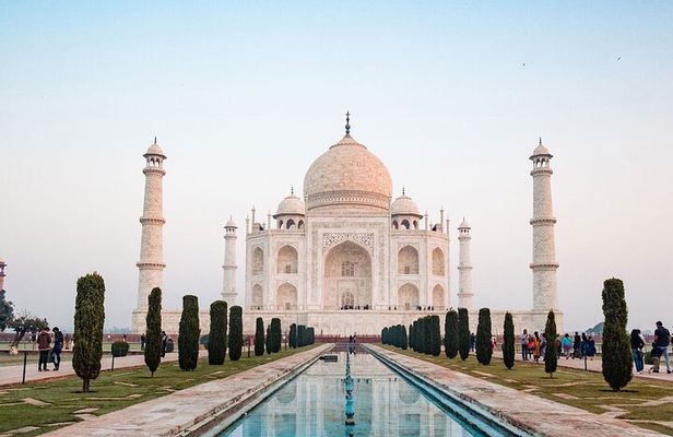 Skip the line Taj Mahal and Agra Fort private Tour by Car