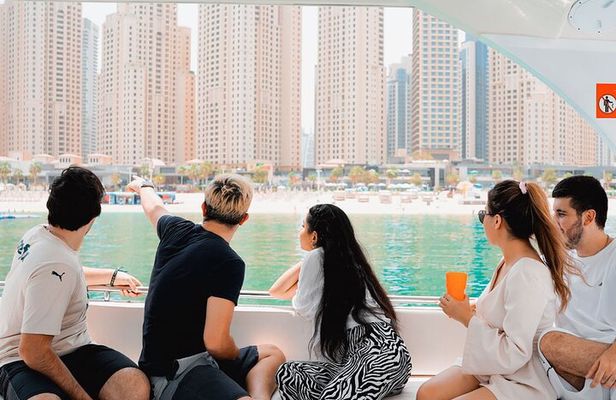 Dubai Harbor: Luxury Yacht Tour with BBQ Options