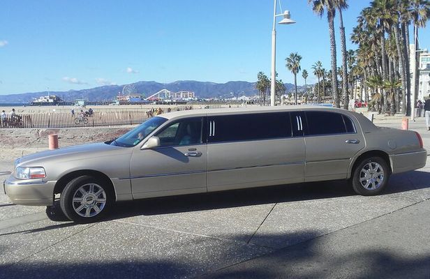 4-Hour Private Limo Tour in Los Angeles