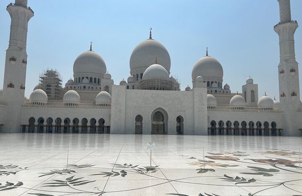 Exclusive Guided Abu Dhabi City Sightseeing Tour(Full Day)