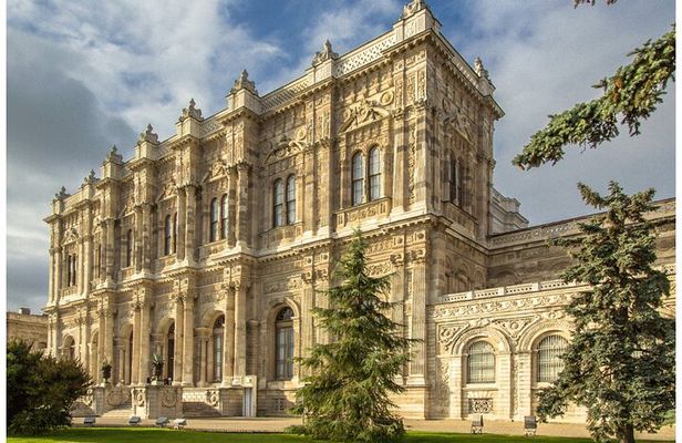 Istanbul Dolmabahce Palace Museum Skip-the-Ticket-Line Entry