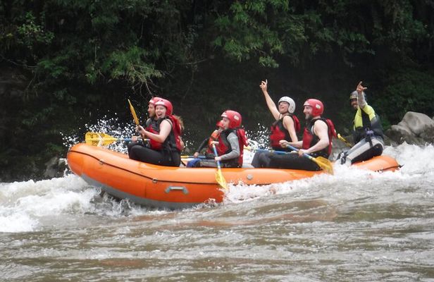 White water Rafting in Baños de Agua Santa Level III and IV