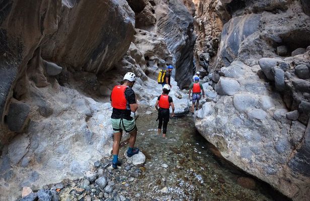 Half Day - Snake Canyon Adventure Tour in Jebel Shams