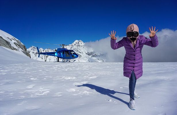 Private Flight: 3 Glaciers with Snow Landing - 45mins