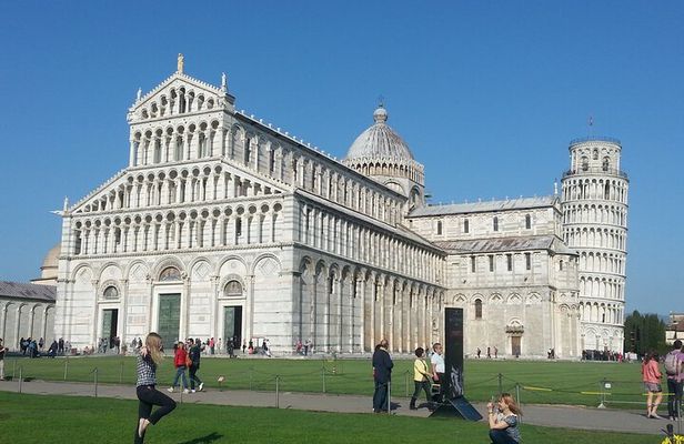 Two Treasures Day Trip by Bus: Florence & Pisa