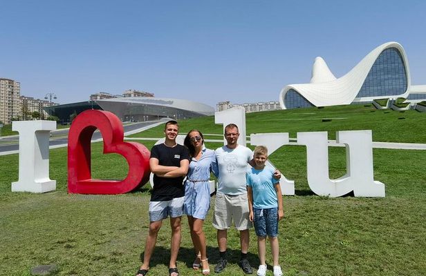 6 Hour Private Guided Tour in Baku City