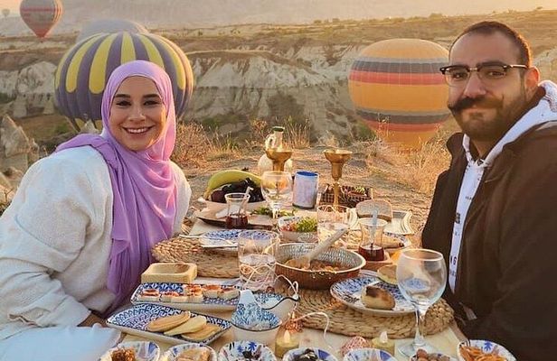 Cappadocia Sunrise Breakfast With Hot Air Balloons