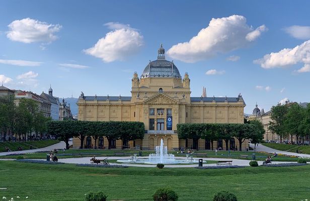 Private Panorama Tour of Zagreb with premium vehicle