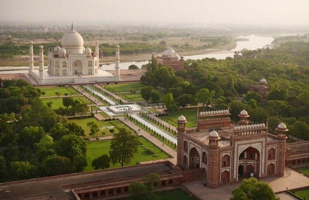 Overnight Taj Mahal Tour- From New Delhi