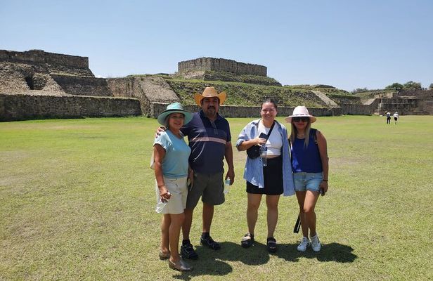 Full-Day Monte Alban Archaeological Site and Oaxaca Artisan Experience