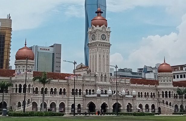 Experience Old Part and New Part of Kuala Lumpur City by Foot