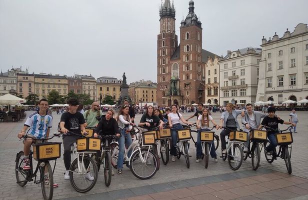 Discover the Jewish Quarter with a Bike Tour