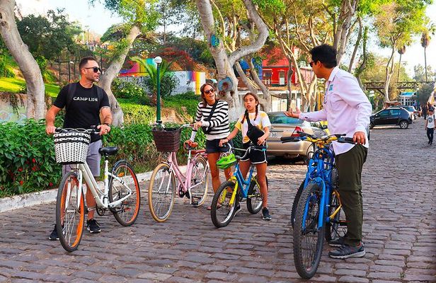 Lima Bike Tour in Miraflores & Barranco - Shared small group