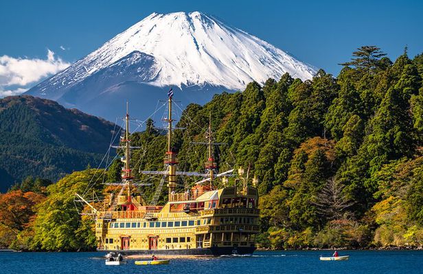 Mt. Fuji 5th Station, Owakudani Ropeway, Pirate Ship plus Outlet shopping!