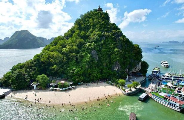 Best Seller Halong Bay Day Tour: Cruise, Lunch, Island and Cave
